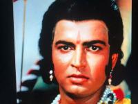 पहिल्यांदा रोमँटिक अंदाजात दिसले रामायणामधील 'लक्ष्मण' सुनील लहरी, शेअर केले फोटो - Marathi News | Ramayan lakshman sunil lahri shares first romantic pics | Latest filmy Photos at Lokmat.com