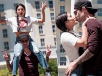 सरेआम पति को स्मूच करती नजर आई बॉलीवुड की यह एक्ट्रेस, देखें तस्वीरें - | Hot and Sexy Sunny Leone caught smooched her husband Daniel Weber, view photos pics images | Latest hot-sexy Photos at Lokmatnews.in