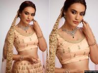 दिवाली और धनतेरस से पहले एक्ट्रेस सुरभि ज्योति ने ट्रेडिशनल लुक में शेयर की तस्वीरें - | Naagin 3 actress surbhi jyoti saree traditional look pictures, see latest photos | Latest television Photos at Lokmatnews.in