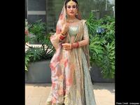 टीवी एक्ट्रेस सुरभि ज्योति दुल्हन बनकर सोशल मीडिया में छाई, तस्वीरें देख हो जाएंगे कायल - | TV actress and Naagin 3 Fame Surbhi Jyoti Bold Bridal Look on Instagram Goes Viral, See Photos | Latest television Photos at Lokmatnews.in