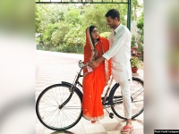 कभी पत्नी के लिए बने 'शिव' तो कभी 'साइकिल वाला', देखें तेजप्रताप यादव की शादी की वायरल वीडियो