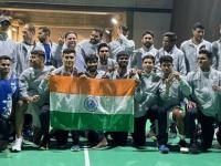 Thomas Cup Final 2022: 14 बार के चैंपियन इंडोनेशिया को 3-0 से हराकर थॉमस कप ट्रॉफी जीती, इतिहास के पन्नों में दर्ज, देखें तस्वीरें - | Thomas Cup Final 2022 INDIAN BADMINTON TEAM CREATES HISTORY maiden trophy beat record champs Indonesia see pics | Latest badminton Photos at Lokmatnews.in