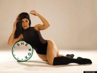 PHOTOS: जॅकलिन फर्नांडिसने शेअर केले ग्लॅमरस अंदाजातले फोटो, ब्लॅक ड्रेसमध्ये दिसतेय बोल्ड - Marathi News | Jacqueline fernandez glamorous new photos in black dress goes viral | Latest filmy Photos at Lokmat.com