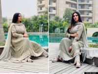 PHOTOS: आई झाल्यावर सपना चौधरीने केलं स्टायलिश लूकमध्ये फोटोशूट, लेटेस्ट फोटो व्हायरल - Marathi News | Sapna choudhary haryanvi dancer latest photo created buzz on social media | Latest filmy Photos at Lokmat.com