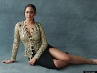 दबंग गर्ल सोनाक्षी सिन्हाने स्टायलिश अंदाजात केले फोटोशूट, फोटो झाले व्हायरल - Marathi News | Sonakshi Sinha looks gorgeous dress in latest photoshoot goes viral on social media | Latest filmy Photos at Lokmat.com