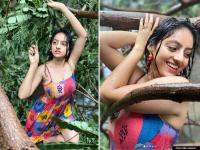 'दीया और बाती हम' फेम दीपिका सिंह का 'तौकते' तूफान से टूटे पेड़ के बीच दिखा दिलकश अंदाज, वायरल तस्वीरें बटोर रही हैं सुर्खियां - | 'Diya Aur Baati Hum' fame Deepika Singh viral dance and photo amid tauktae cyclone | Latest television Photos at Lokmatnews.in