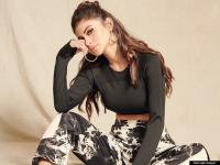 मौनी रॉय का बैकलेस ड्रेस में दिखा ग्लैमरस अवतार, वायरल तस्वीरें बटोर रही हैं सुर्खियां - | Mouni Roy looked glamorous photoshoot in backless dress see viral photos making headlines see pics | Latest television Photos at Lokmatnews.in