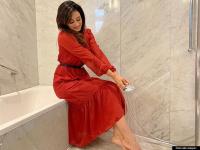 श्वेता तिवारी ने शेयर की लेटेस्ट ग्लैमरस फोटोशूट, रेड ऑउटफिट में दिखा स्टाइलिश अंदाज - | Shweta Tiwari glamorous photoshoot looks stylish in red outfit near bathtub goes viral on social media | Latest television Photos at Lokmatnews.in