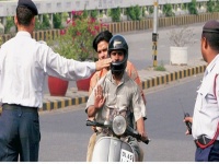 ट्रैफिक नियम तोड़ने पर ऐसी अजीब सजा देगा पुलिस महकमा, लगेगा 'नालायक' का ठप्पा