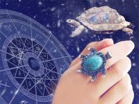कछुए की अंगूठी को पहनने के हैं कई फायदें, अशुभ ग्रह भी होते हैं शान्त - | Photos: Amazing Benefits of tortoise ring according to astrology | Latest spirituality Photos at Lokmatnews.in