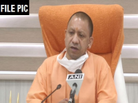 बदरीनाथ धाम पहुंचे सीएम योगी, अंतिम गांव माणा भी गए, सैनिकों से भेंट कर मिठाई खिलाईं, देखें तस्वीरें - | Badrinath Dham UP CM Yogi Adityanath reached Mana last village border itbp images viral see pics | Latest india Photos at Lokmatnews.in
