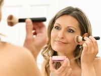 Beauty Tips: 30 की उम्र के बाद जवां दिखने के लिए इस्तेमाल करें ये 7 ब्यूटी प्रोडक्टस, देखें तस्वीरें - | beauty tips and secrets for face skin hair for womens after age of 30 for glowing skin | Latest fashion-beauty Photos at Lokmatnews.in