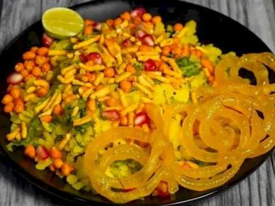 Indore Seat Lok Sabha Elections 2024: पहले वोट फिर पोहा-जलेबी, इंदौर में 3000 लोगों की बल्ले-बल्ले, देखें वीडियो