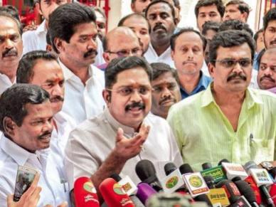 उच्चतम न्यायालय ने अन्नाद्रमुक के दो विधायकों के खिलाफ अयोग्यता की कार्यवाही पर रोक लगा दी