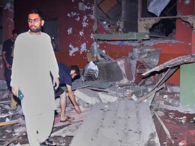 रक्षा मंत्रालय ने बुधवार को सुबह घोषणा की कि सशस्त्र बलों ने "ऑपरेशन सिंदूर" नामक कार्रवाई के तहत उन स्थलों को निशाना बनाया, "जहां से भारत के खिलाफ आतंकवादी हमलों की योजना बनाई गई और निर्देशित किया गया।" | rakasaa-mantaraalaya-nae-baudhavaara-kao-saubaha-ghaosanaa-kai-kai-sasasatara-balaon-nae-oparaesana-saindauura-naamaka-kaararavaai-kae-tahata-una-sathalaon-kao-naisaanaa-banaayaa-jahaan-sae-bhaarata-kae-khailaapha-atankavaadai-hamalaon-kai-yaojanaa-banaai | Latest india Photos at Lokmatnews.in