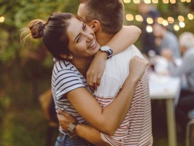 वो इंसान दूसरे किसी बातों को छोड़ आप पर ही फोकस करें तो समझे उनके दिल के इशारे को