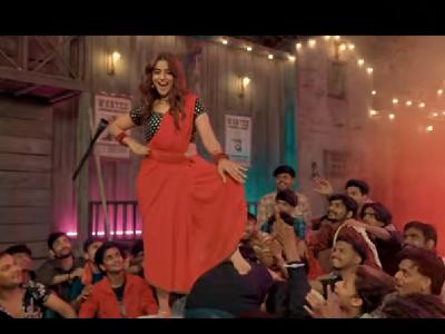 फैन्स को ये गाना काफी पसंद आ रहा है और अक्षरा के डांस ने सबका दिल जीत लिया है। | phaainasa-kao-yae-gaanaa-kaaphai-pasanda-a-rahaa-haai-aura-akasaraa-kae-daansa-nae-sabakaa-daila-jaita-laiyaa-haai | Latest bhojpuri Photos at Lokmatnews.in