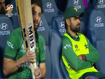 पाकिस्तान ने श्रीलंका के खिलाफ 'करो या मरो' वाले मैच में बाबर आजम को किया ड्रॉप, सैम अयूब को भी बिठाया बाहर, किए तीन बदलाव