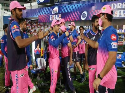 IPL 2021: घर में देखने के लिए नहीं होता था टीवी, पिता टेंपो चलाकर भरते थे परिवार का पेट, अब बेटे ने आईपीएल में मचाया धमाल - Hindi News | Rajasthan vs PBKS, 4th Match Chetan Sakariya debut against punjab kings | Latest cricket News at Lokmatnews.in IPL 2021: घर में देखने के लिए नहीं होता था टीवी, पिता टेंपो चलाकर भरते थे परिवार का पेट, अब बेटे ने आईपीएल में मचाया धमाल - Hindi News | Rajasthan vs PBKS, 4th Match Chetan Sakariya debut against punjab kings | Latest cricket News at Lokmatnews.in