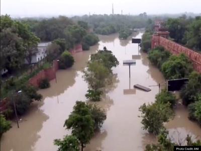 Waterlogging at Red Fort, ITO and Rajghat latest photos | waterlogging-at-red-fort-ito-and-rajghat-latest-photos | Latest india Photos at Lokmatnews.in