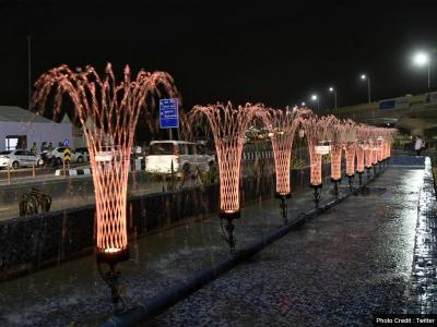 मोदी ने दिसंबर, 2015 में दिल्ली-मेरठ एक्सप्रेसवे की आधारशिला रखी थी। इसके निर्माण की लागत 7,566 करोड़ रुपये थी। | maodai-nae-daisanbara-2015-maen-dailalai-maeratha-ekasaparaesavae-kai-adhaarasailaa-rakhai-thai | Latest india Photos at Lokmatnews.in