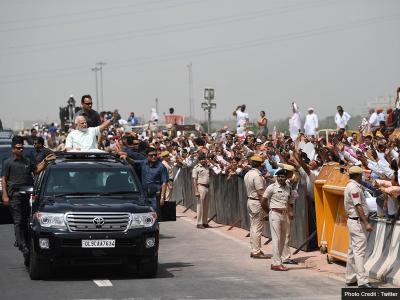 इस दौरान सड़क परिवहन, राजमार्ग और पोत परिवहन मंत्री नितिन गडकरी, यूपी सीएम योगी आदित्यनाथ और हरियाणा सीएम मनोहरलाल खट्टर भी मौजू | isa-daauraana-sadaka-paraivahana-raajamaaraga-aura-paota-paraivahana-mantarai-naitaina-gadakarai | Latest india Photos at Lokmatnews.in