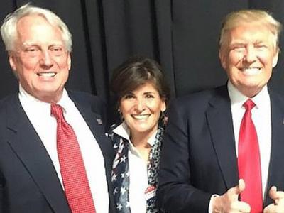 डोनाल्ड ट्रंप अपने भाई रॉबर्ट ट्रंप के साथ (फाइल फोटो) डोनाल्ड ट्रंप अपने भाई रॉबर्ट ट्रंप के साथ (फाइल फोटो)