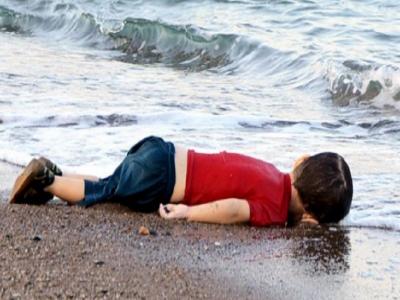 एलन कुर्दी की तस्वीर एलन कुर्दी की तस्वीर