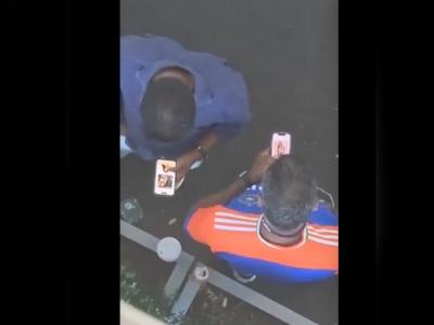 IND vs ENG: लॉर्ड्स क्रिकेट ग्राउंड में खेला जा रहा था मैच, तभी 2 भारतीय फैन्स के फोन में दिखा कुछ ऐसा; अब सोशल मीडिया पर जमकर हो रहे वायरल