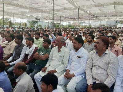 शिवपाल की शिकोहाबाद रैली में शामिल लोग