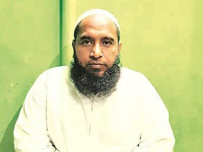 बर्खास्त हेडमास्टर फुरकान अली (इंडियन एक्सप्रेस)