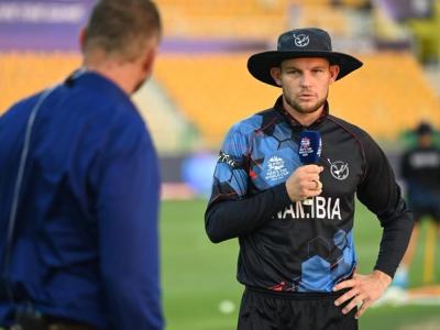 T20 World Cup: स्कॉटलैंड की खराब शुरुआत, पहले ओवर में गिरे 03 विकेट, तेज गेंदबाज रुबन ट्रंपलमन ने दिया झटका