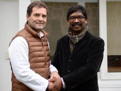 झामुमो के पार्टी अध्यक्ष हेमंत सोरेन झामुमो के पार्टी अध्यक्ष हेमंत सोरेन