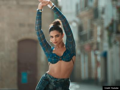 Shah Rukh Khan and Deepika Padukone Starrer Pathaan Movie Second Song Jhoome Jo Pathaan | shah-rukh-khan-and-deepika-padukone-starrer-pathaan-movie-second-song-jhoome-jo-pathaan | Latest bollywood Photos at Lokmatnews.in