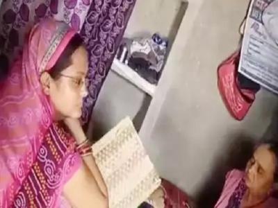 शशिकांत पांडेय की पत्नी मनु और उसकी सास (तस्वीर- वायरल वीडियो स्क्रीनशॉट)