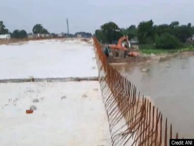 Kishanganj bridge collapse | kishanganj-bridge-collapse | Latest bihar Photos at Lokmatnews.in Kishanganj bridge collapse | kishanganj-bridge-collapse | Latest bihar Photos at Lokmatnews.in