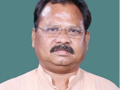 सिंहभूम लोकसभा सीट से वर्तमान सांसद बीजेपी के लक्ष्मण गिलुवा। सिंहभूम लोकसभा सीट से वर्तमान सांसद बीजेपी के लक्ष्मण गिलुवा।