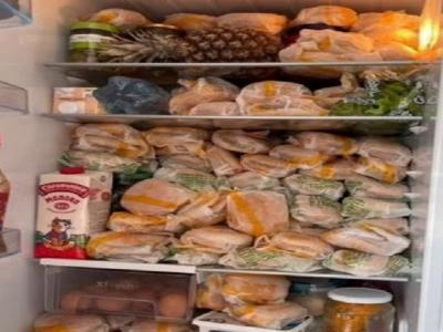 बर्गर से भरा फ्रिज बर्गर से भरा फ्रिज