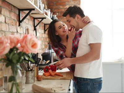 पति की पसंद का कोई डिश बनाकर उन्हें खिलाएं पति की पसंद का कोई डिश बनाकर उन्हें खिलाएं