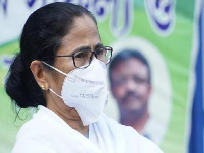 पश्चिम बंगाल सीएम <a href='https://www.lokmatnews.in/topics/mamata-banerjee/'>ममता बनर्जी</a> (तस्वीर स्त्रोत- <a href='https://www.lokmatnews.in/topics/mamata-banerjee/'>ममता बनर्जी</a> अधिकारिक फेसबुक पेज)