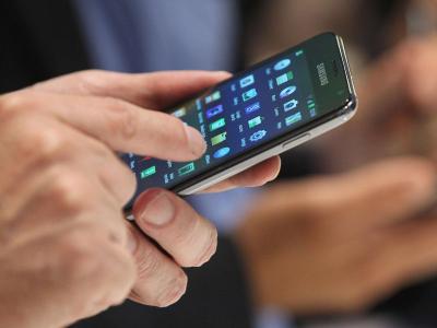 TRAI announces Mobile Number Portability Process for Airtel, Vodafone, Jio and others complete Within 3 days | <a href='https://www.lokmatnews.in/topics/mobile/'>मोबाइल</a> यूजर्स के लिए खुशखबरी, अब सिर्फ 3 तीन में पोर्ट होगा नंबर, <a href='https://www.lokmatnews.in/topics/trai/'>ट्राई</a> ने जारी किया नियम