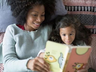 मां भले ही दिन-भर घर में रहती हो लेकिन उनके पास हर छोटी-मोटी बातों का ज्ञान होता है मां भले ही दिन-भर घर में रहती हो लेकिन उनके पास हर छोटी-मोटी बातों का ज्ञान होता है