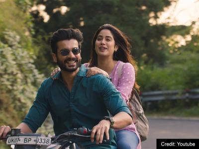 Mili Trailer Released | mili-trailer-released | Latest bollywood Photos at Lokmatnews.in Mili Trailer Released | mili-trailer-released | Latest bollywood Photos at Lokmatnews.in