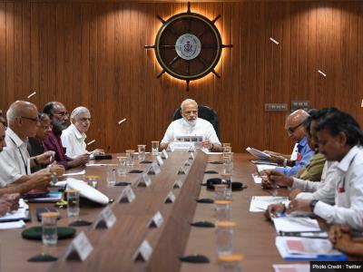 इसके अलावा हर राज्य की सरकार अपनी तरफ से बाढ़ पीड़ितों की मदद के लिए आगे आ रहे हैं। | isakae-alaavaa-hara-raajaya-kai-sarakaara-apanai-tarapha-sae-baadha-paidaitaon-kai-madada-kae-laie | Latest india Photos at Lokmatnews.in