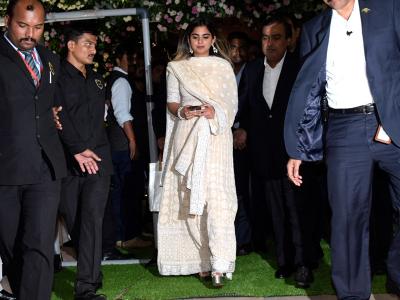 मुकेश अंबानी की बेटी ईशा | maukaesa-anbaanai-kai-baetai-isaa | Latest bollywood Photos at Lokmatnews.in मुकेश अंबानी की बेटी ईशा | maukaesa-anbaanai-kai-baetai-isaa | Latest bollywood Photos at Lokmatnews.in