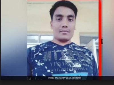 शहीद रतन ठाकुर के पिता ने बेटे की शहादत पर कहा कि वो अपने दूसरे बेटे को भी देश के लिए कुर्बान करने को तैयार हैं। शहीद रतन ठाकुर के पिता ने बेटे की शहादत पर कहा कि वो अपने दूसरे बेटे को भी देश के लिए कुर्बान करने को तैयार हैं।