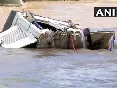 पुणे: बाढ़ से हुआ नुकसान। (फोटो- एएनआई)