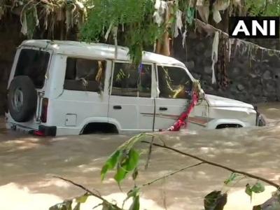 पुणे: बाढ़ के कारण हुआ भारी नुकसान। (फोटो- एएनआई)