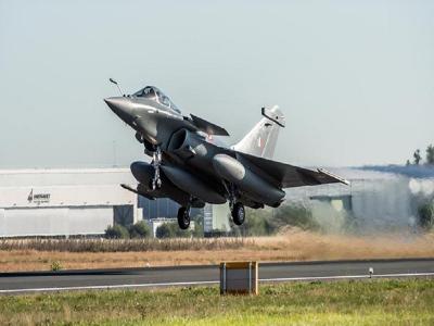  <a href='https://www.lokmatnews.in/topics/rafale-fighter-jets/'>राफेल फाइटर जेट्स</a> (प्रतीकात्मक तस्वीर)
