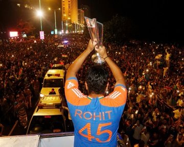 "ये इंडियन क्रिकेट के लेजेंड का अपमान है": शुभमन गिल को रोहित शर्मा की जगह वनडे कप्तान बनाए जाने पर फैंस नाराज, सोशल मीडिया पर निकाल रहे भड़ास